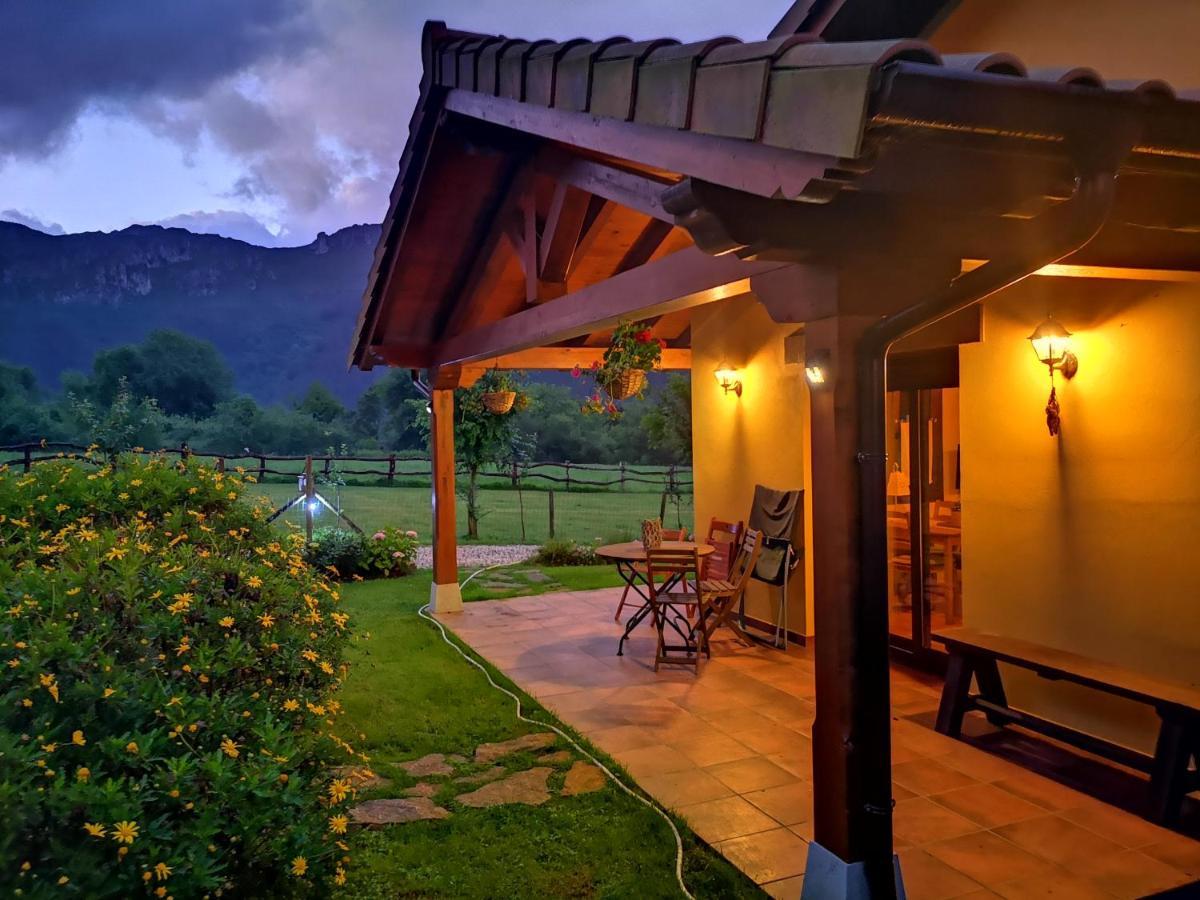 Casas Rurales Entrecastaños Onís Exterior foto