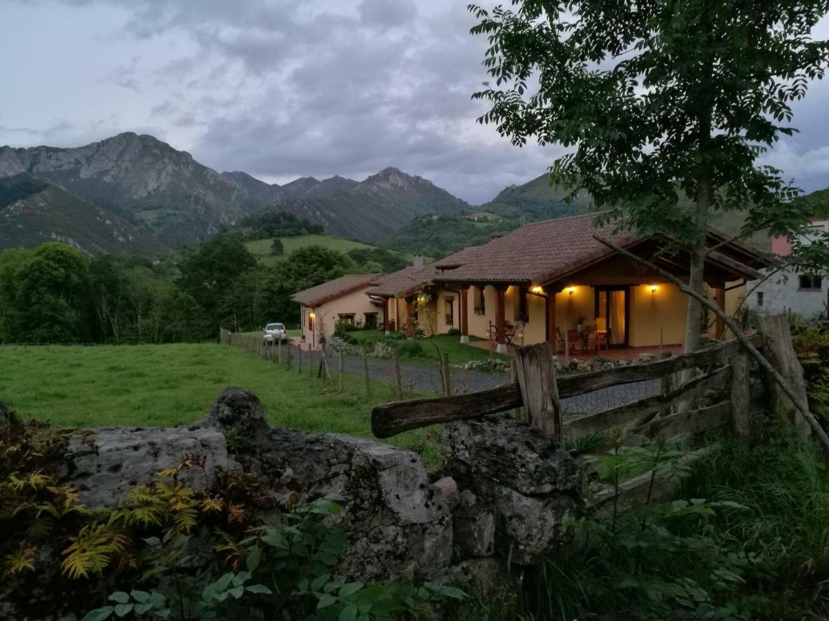 Casas Rurales Entrecastaños Onís Exterior foto